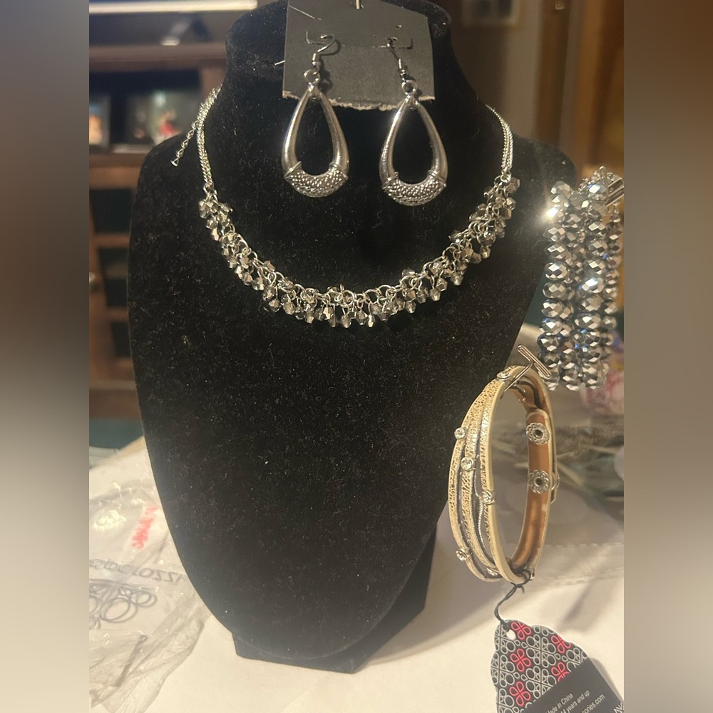 Elegant Paparazzi 4 pc Silver Jewelry Bundle